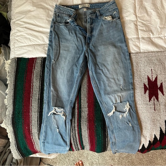 Abercrombie & Fitch skinny high rise jeans, distressed, Curve Love, size 28/6 - Picture 2 of 6